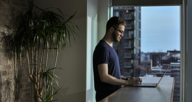 Notre solution d'ERP ? Un logiciel qui favorise le télétravail et les organisations de travail hybrides