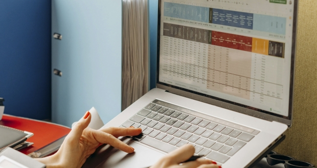 Remplacer Excel par un progiciel : quand le tableur ne suffit plus